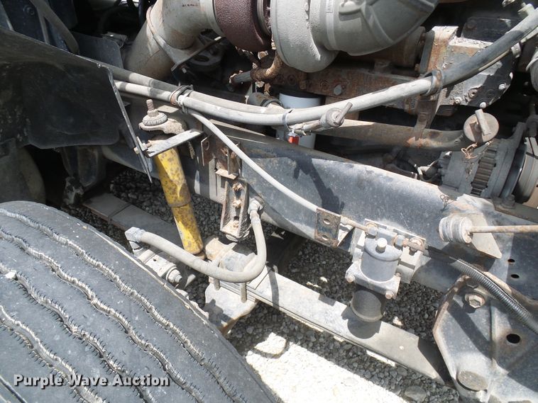 image for item DG1975 1995 International 9400  semi truck