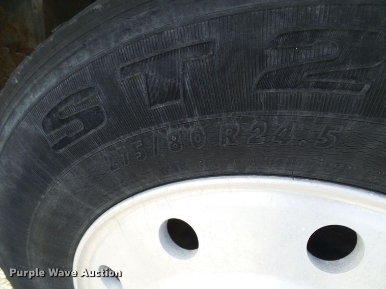 image for item DG1976 1993 International 9600  semi truck