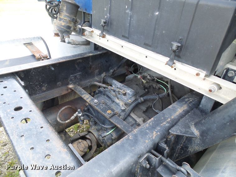 image for item DG1976 1993 International 9600  semi truck