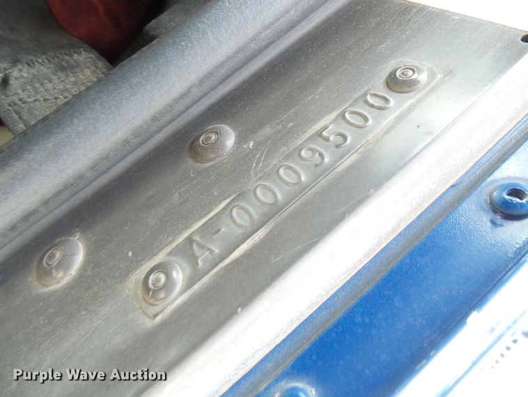 image for item DG1976 1993 International 9600  semi truck