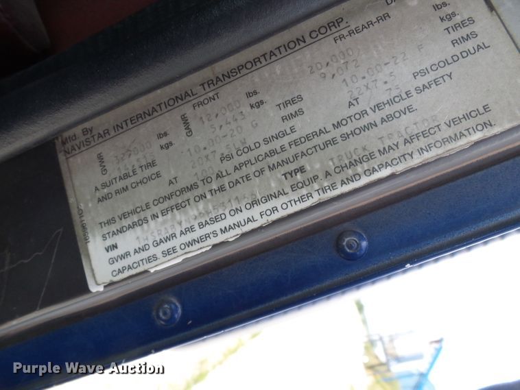 image for item DG1976 1993 International 9600  semi truck