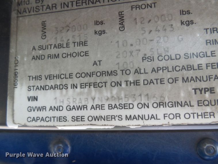 image for item DG1976 1993 International 9600  semi truck