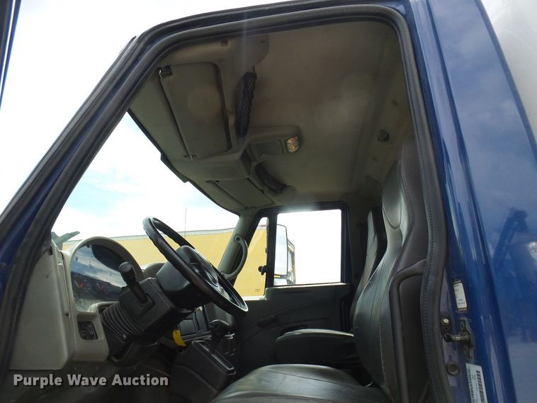 image for item DG1977 2008 International WorkStar 7300  box truck