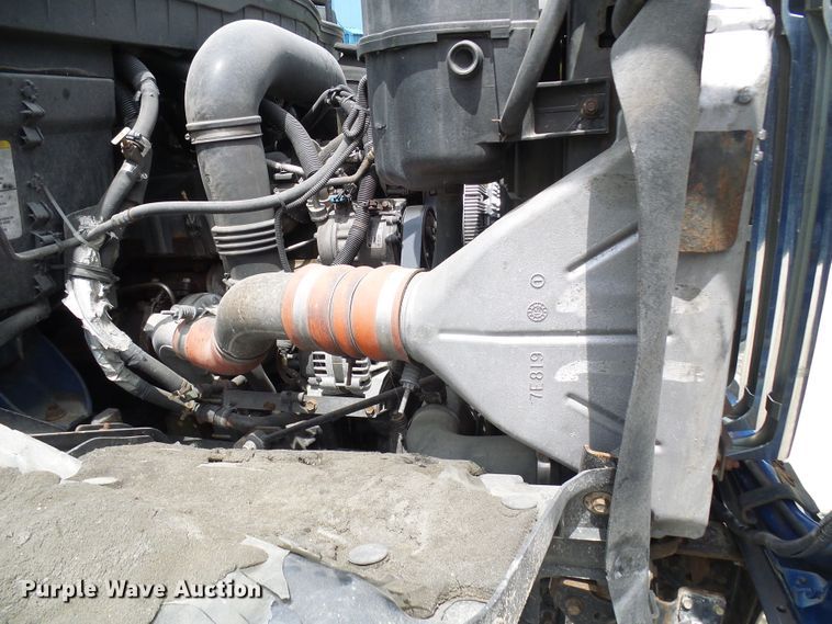 image for item DG1977 2008 International WorkStar 7300  box truck