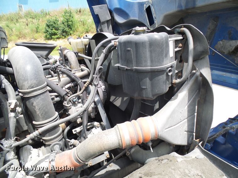 image for item DG1977 2008 International WorkStar 7300  box truck