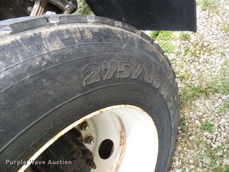 image for item DG1978 2009 International DuraStar 4400  semi truck