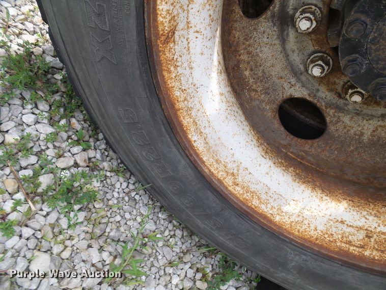 image for item DG1978 2009 International DuraStar 4400  semi truck