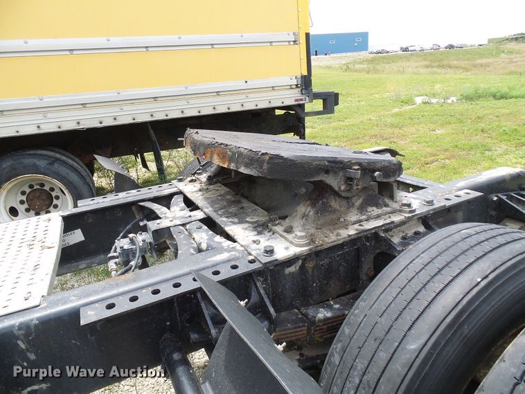 image for item DG1978 2009 International DuraStar 4400  semi truck