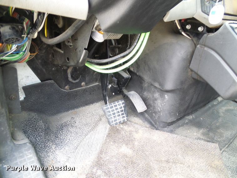 image for item DG1978 2009 International DuraStar 4400  semi truck