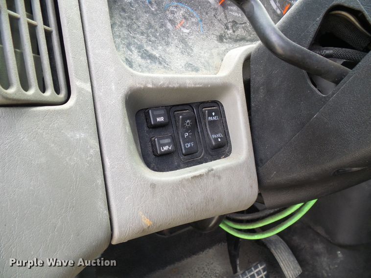 image for item DG1978 2009 International DuraStar 4400  semi truck