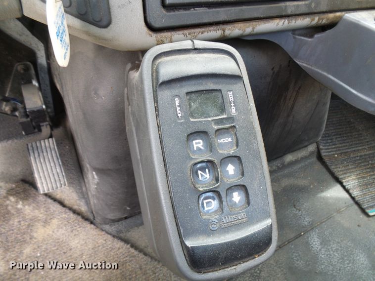 image for item DG1978 2009 International DuraStar 4400  semi truck