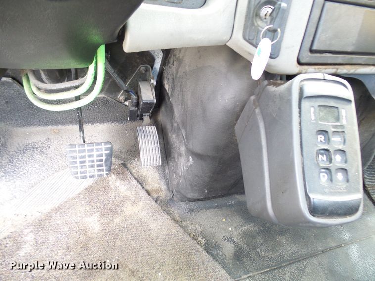 image for item DG1978 2009 International DuraStar 4400  semi truck