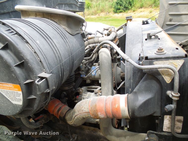 image for item DG1978 2009 International DuraStar 4400  semi truck