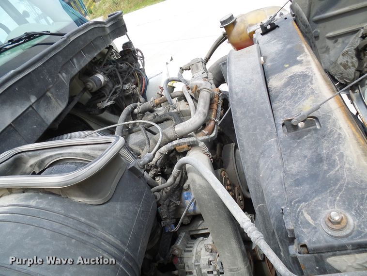 image for item DG1978 2009 International DuraStar 4400  semi truck