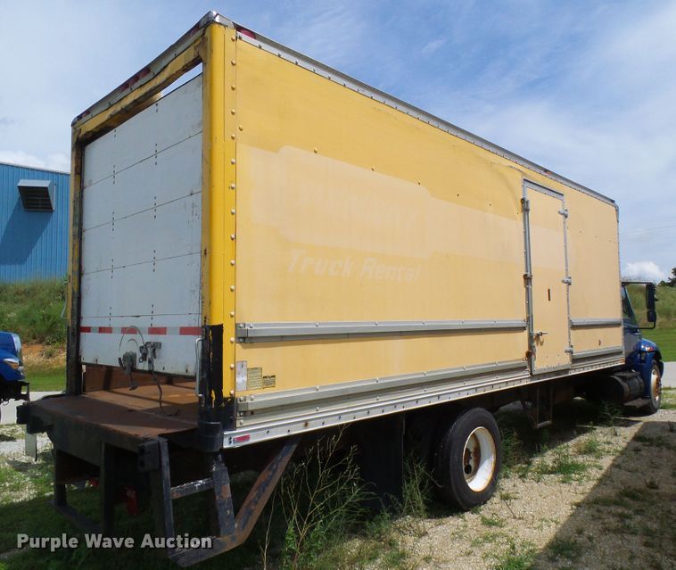 image for item DG1979 2002 International 4300  box truck