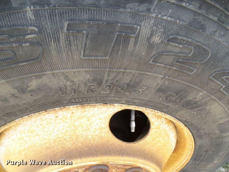 image for item DG1979 2002 International 4300  box truck