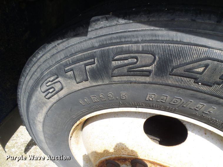 image for item DG1979 2002 International 4300  box truck