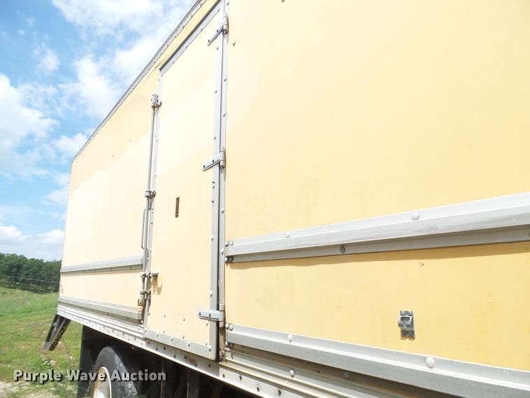 image for item DG1979 2002 International 4300  box truck