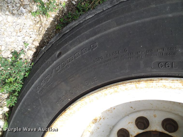 image for item DG1979 2002 International 4300  box truck