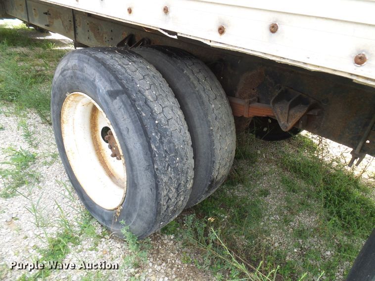 image for item DG1979 2002 International 4300  box truck