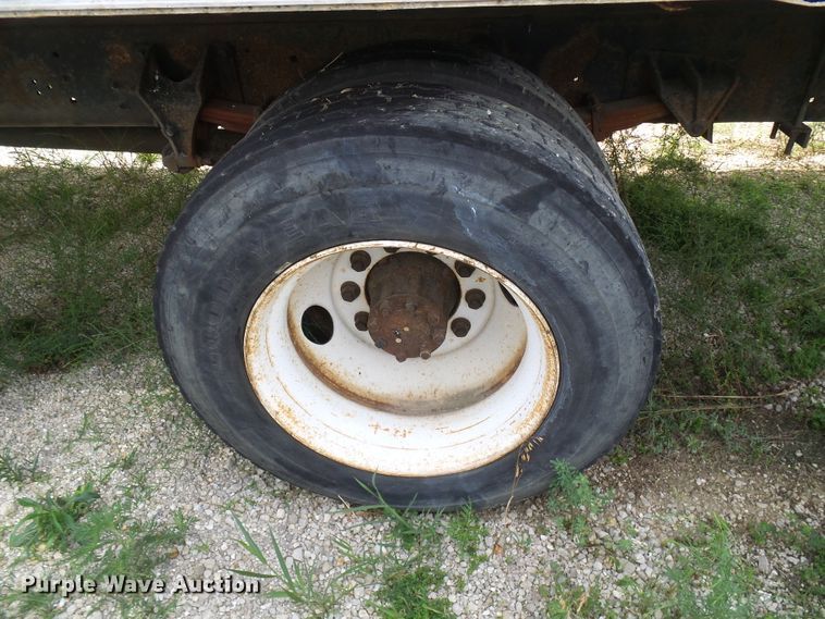 image for item DG1979 2002 International 4300  box truck