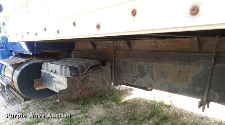 image for item DG1979 2002 International 4300  box truck