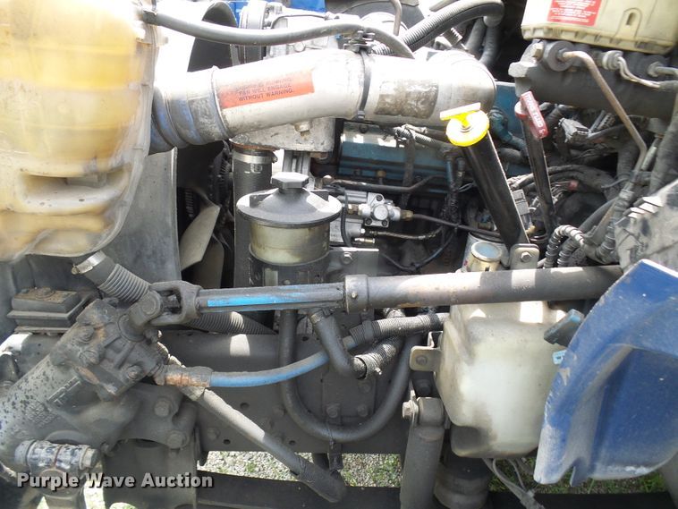 image for item DG1979 2002 International 4300  box truck