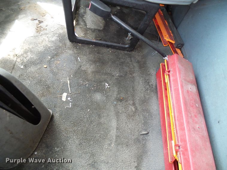 image for item DG1979 2002 International 4300  box truck