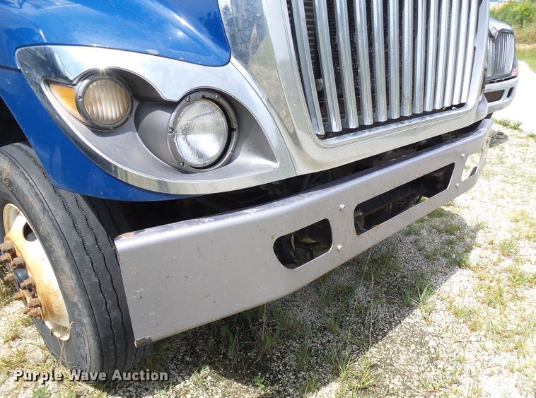 image for item DG1980 2012 International WorkStar 7300  box truck