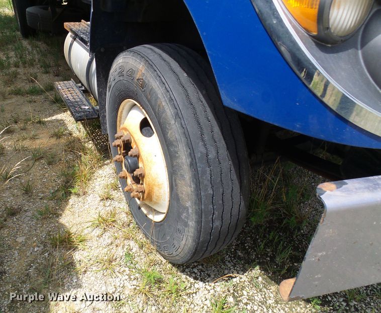 image for item DG1980 2012 International WorkStar 7300  box truck