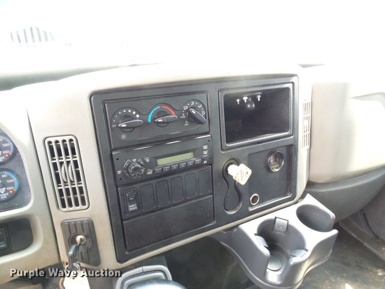 image for item DG1980 2012 International WorkStar 7300  box truck