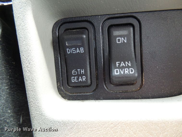 image for item DG1980 2012 International WorkStar 7300  box truck