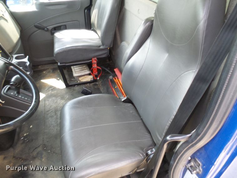 image for item DG1980 2012 International WorkStar 7300  box truck