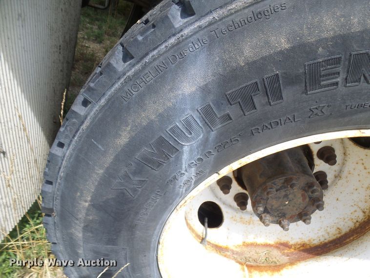 image for item DG1981 2013 International WorkStar 7300  box truck