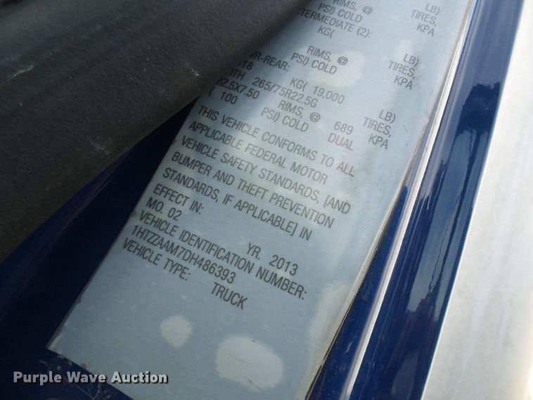 image for item DG1981 2013 International WorkStar 7300  box truck