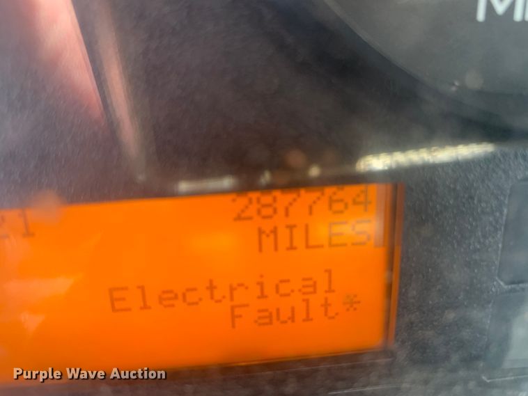 image for item DG1981 2013 International WorkStar 7300  box truck