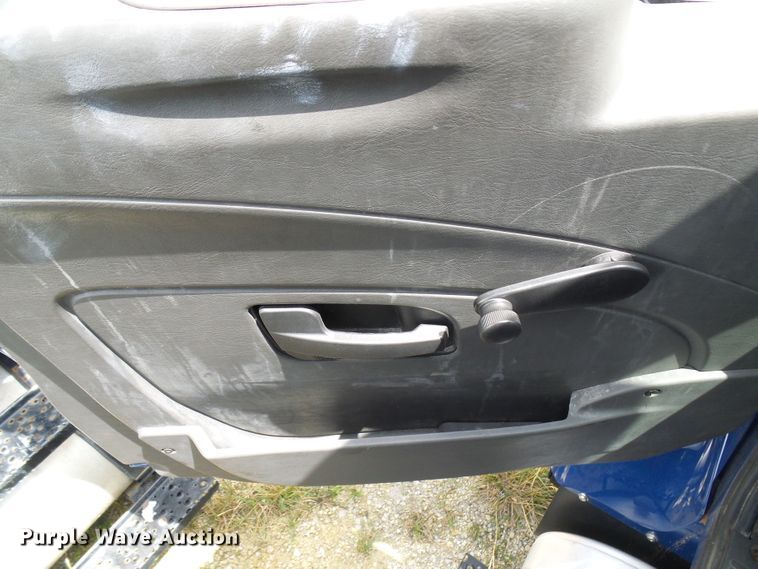 image for item DG1981 2013 International WorkStar 7300  box truck