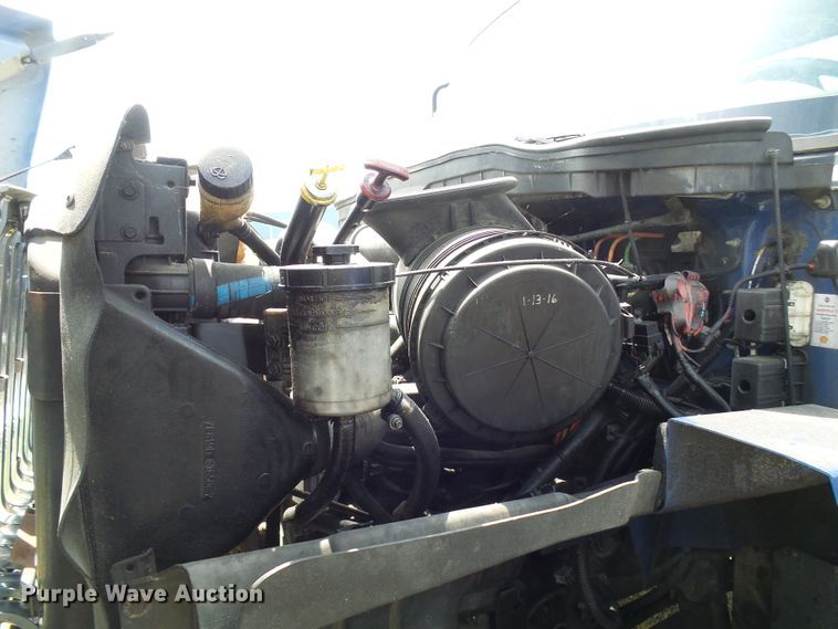 image for item DG1981 2013 International WorkStar 7300  box truck