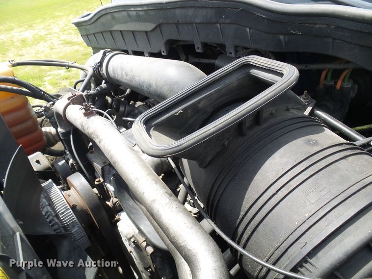 image for item DG1981 2013 International WorkStar 7300  box truck