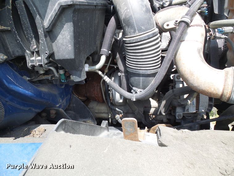 image for item DG1981 2013 International WorkStar 7300  box truck