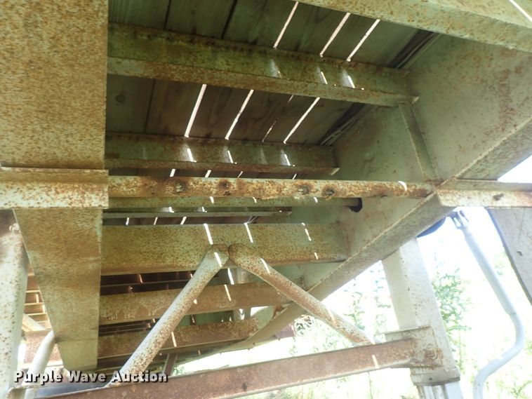 image for item DG2396 1990 Aztec CT flatbed hay trailer