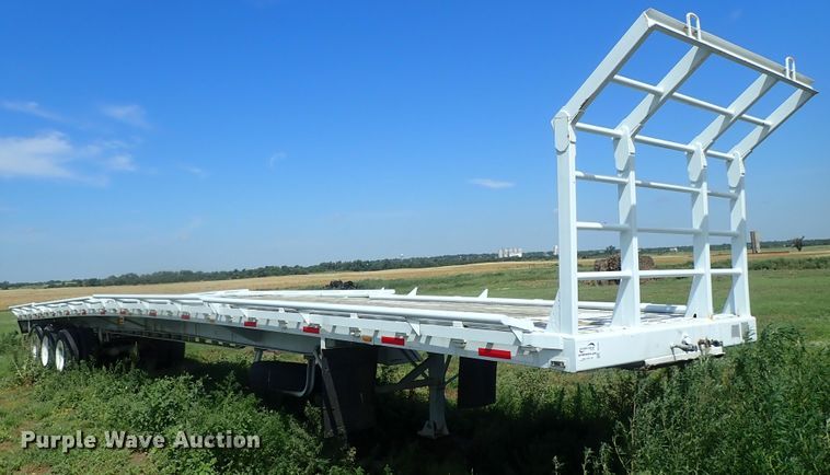 image for item DG2397 1974 Wilson GH-400 flatbed hay trailer