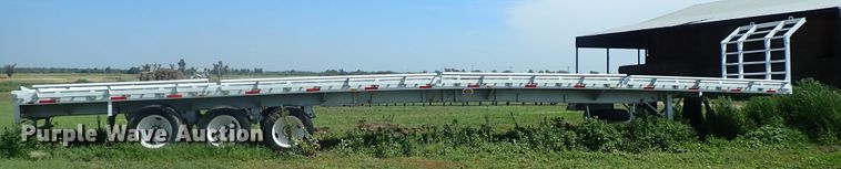 image for item DG2397 1974 Wilson GH-400 flatbed hay trailer