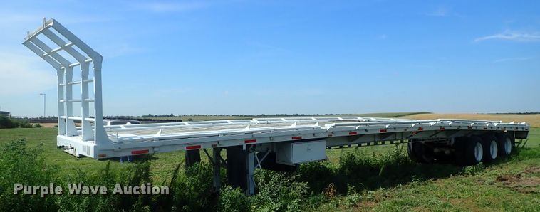 image for item DG2397 1974 Wilson GH-400 flatbed hay trailer