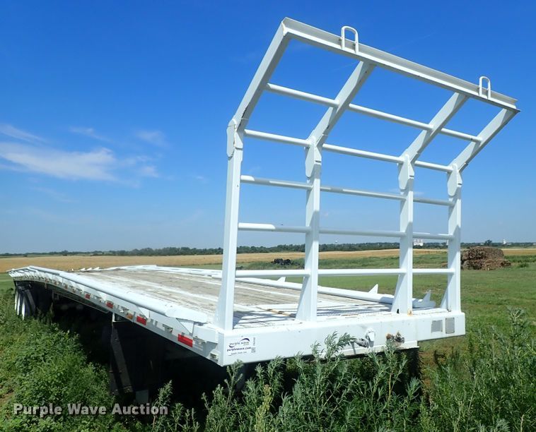 image for item DG2397 1974 Wilson GH-400 flatbed hay trailer