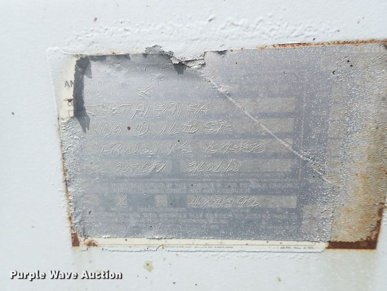 image for item DG2397 1974 Wilson GH-400 flatbed hay trailer