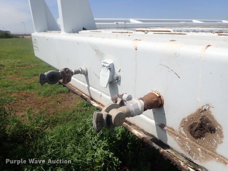 image for item DG2397 1974 Wilson GH-400 flatbed hay trailer