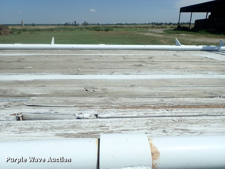 image for item DG2397 1974 Wilson GH-400 flatbed hay trailer