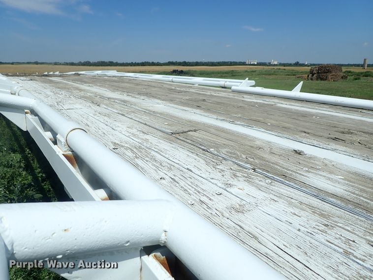 image for item DG2397 1974 Wilson GH-400 flatbed hay trailer