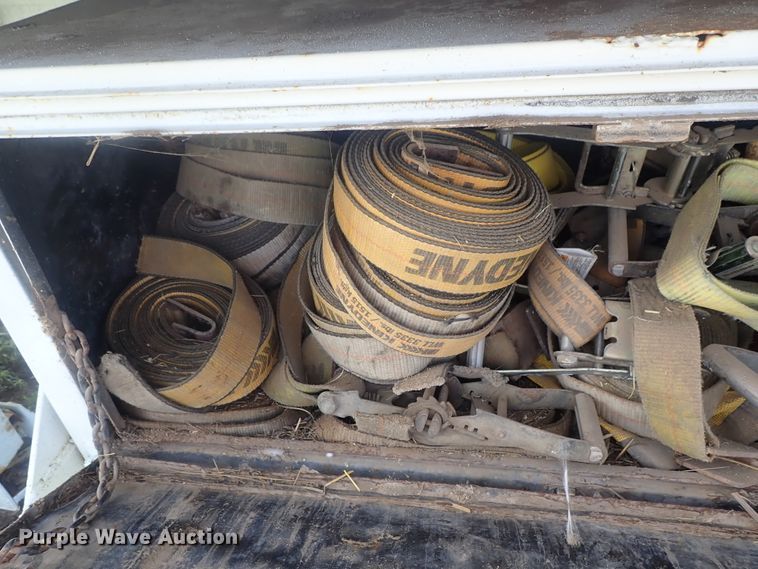 image for item DG2397 1974 Wilson GH-400 flatbed hay trailer